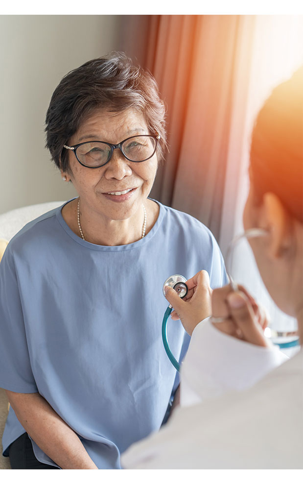 elderly-patient-heart-checkup-620x1000